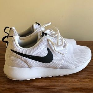 Nike Roshe Run (Women's Size 8)